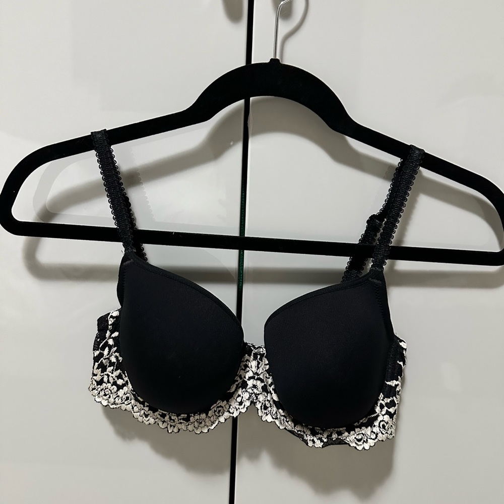 Wacoal lace padded bra- 32c in excellent condition